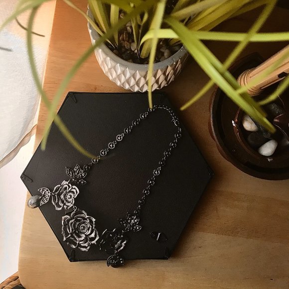 -Abstract dimmed crystal vibrant bold necklace - Picture 5 of 5